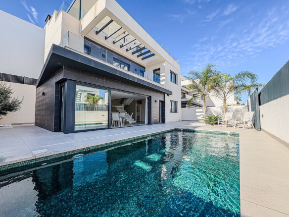 5-bedroom Detached Villa In Algorfa, Spain (198 M²)