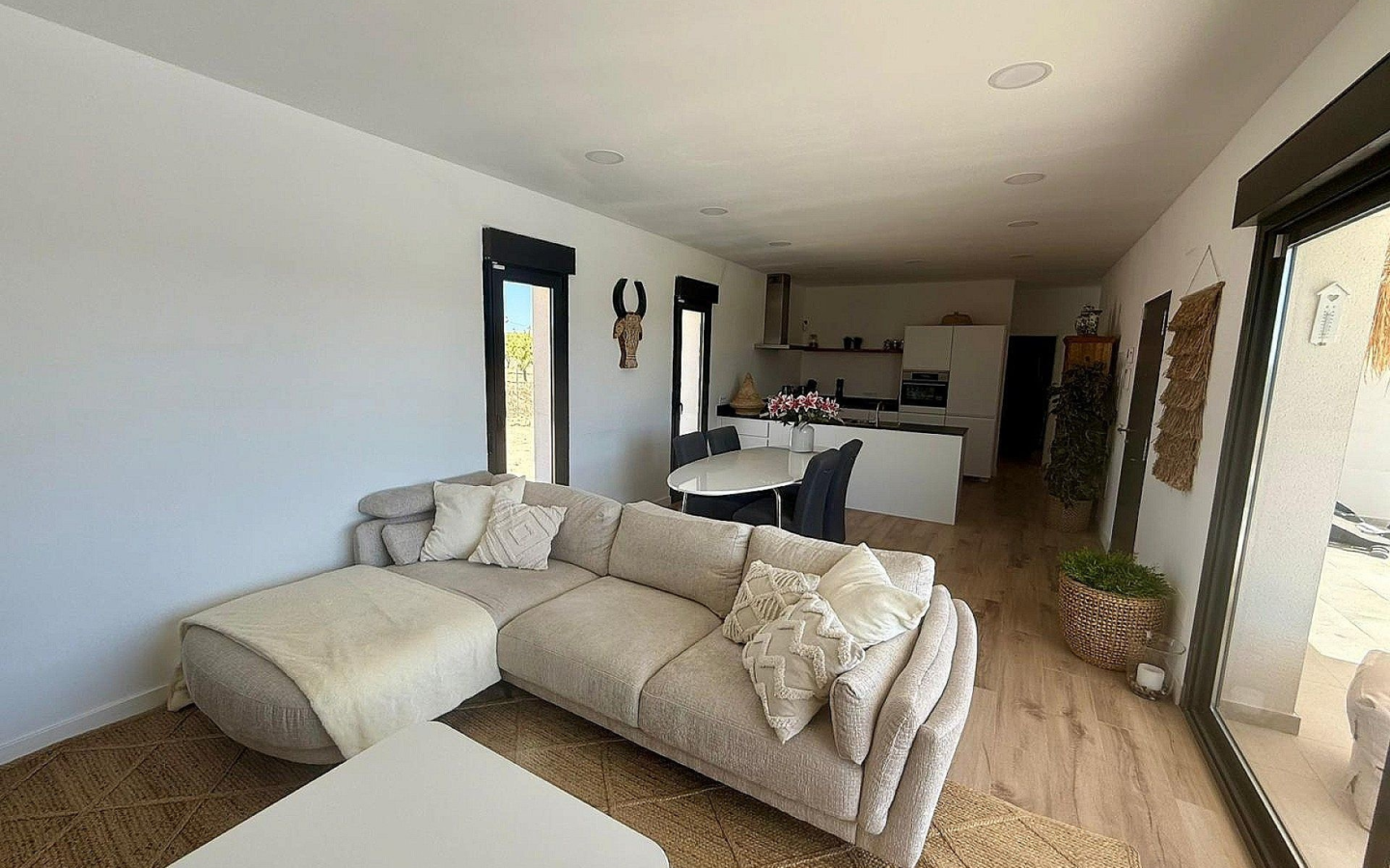 3-bedroom Detached Villa In Pinoso, Spain (153 M²)