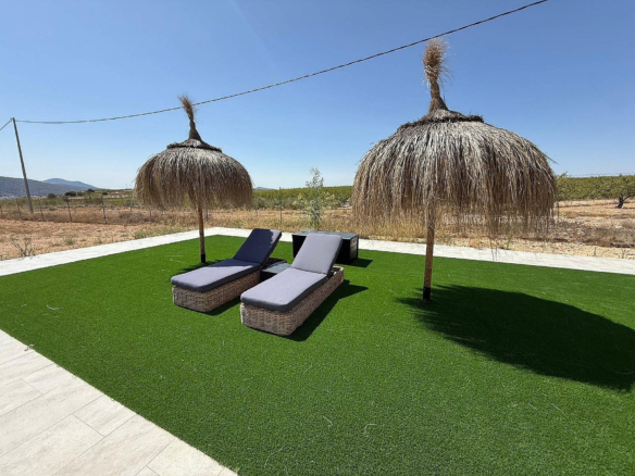 3-bedroom Detached Villa In Pinoso, Spain (153 M²)