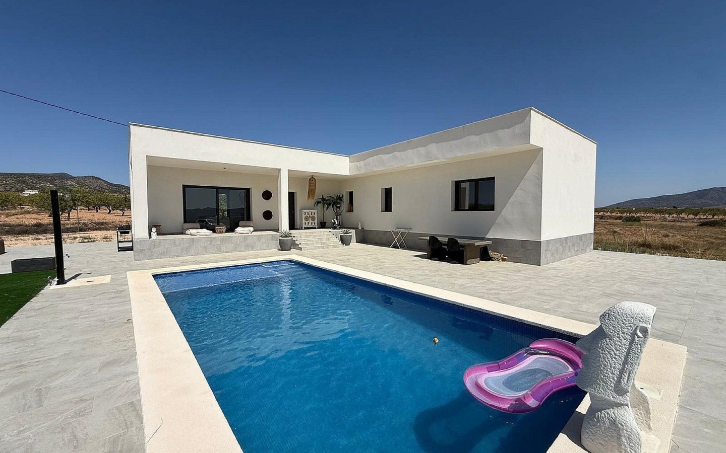 3-bedroom Detached Villa In Pinoso, Spain (153 M²)