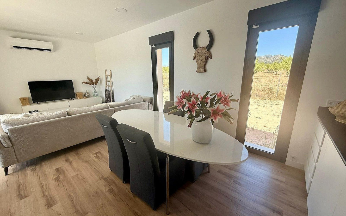 3-bedroom Detached Villa In Pinoso, Spain (153 M²)