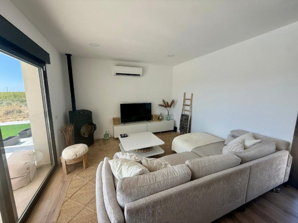 3-bedroom Detached Villa In Pinoso, Spain (153 M²)