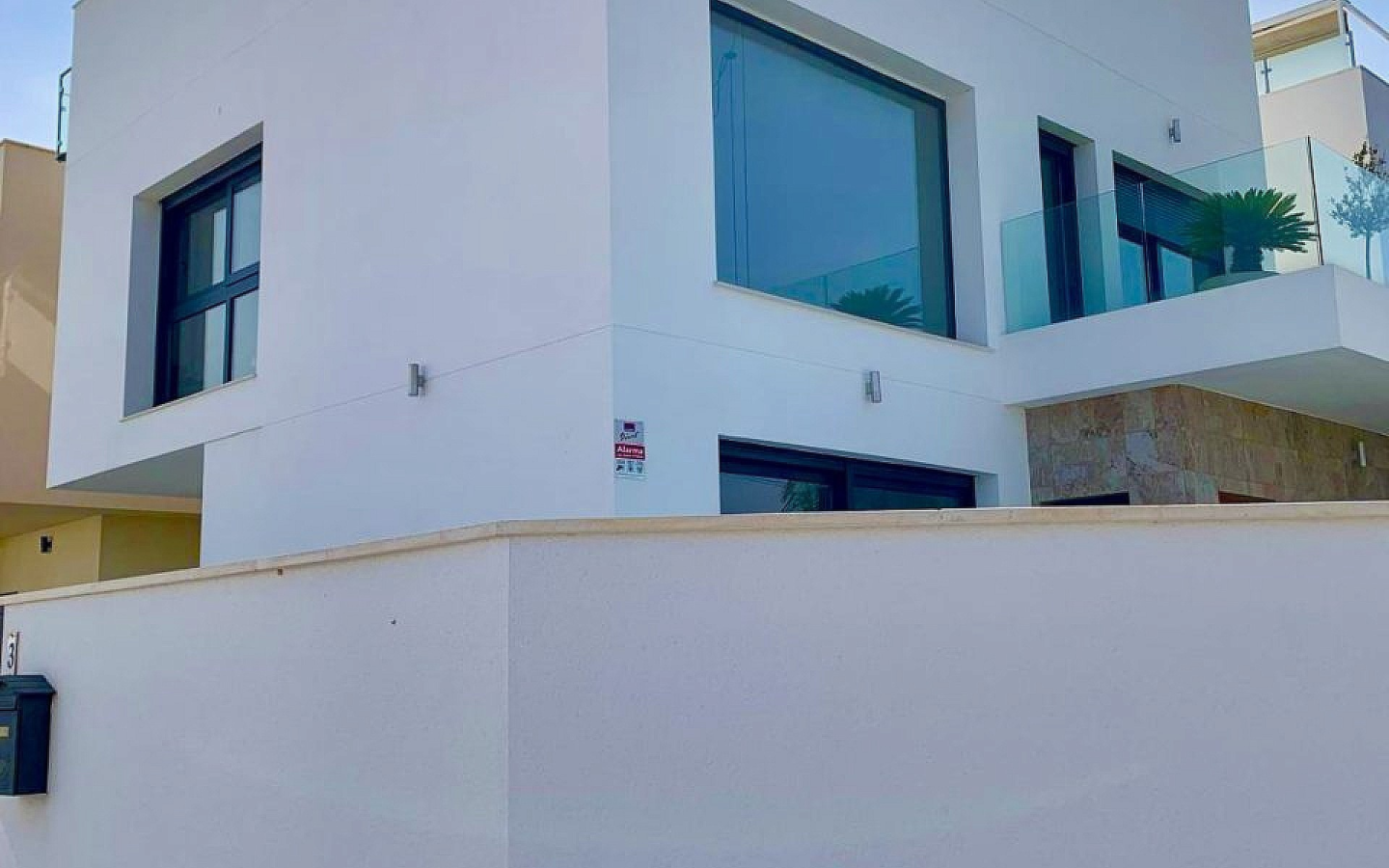 3-bedroom Detached Villa In Daya Vieja, Spain (138 M²)
