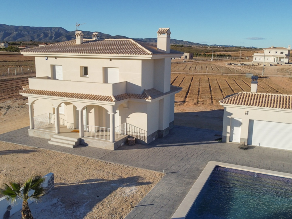 3-bedroom Detached Villa In Pinoso, Spain (150 M²)