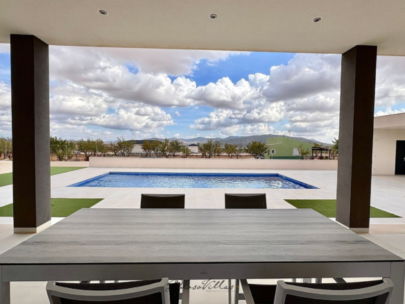 3-bedroom Detached Villa In Pinoso, Spain (150 M²)