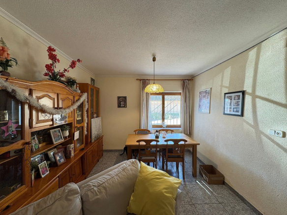 6-bedroom Country House In Monovar, Spain (176 M²)