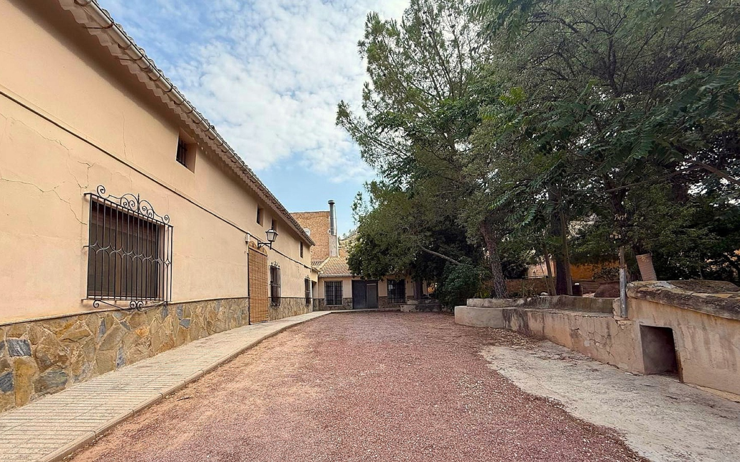 12-bedroom Country House In Pinoso, Spain (600 M²)