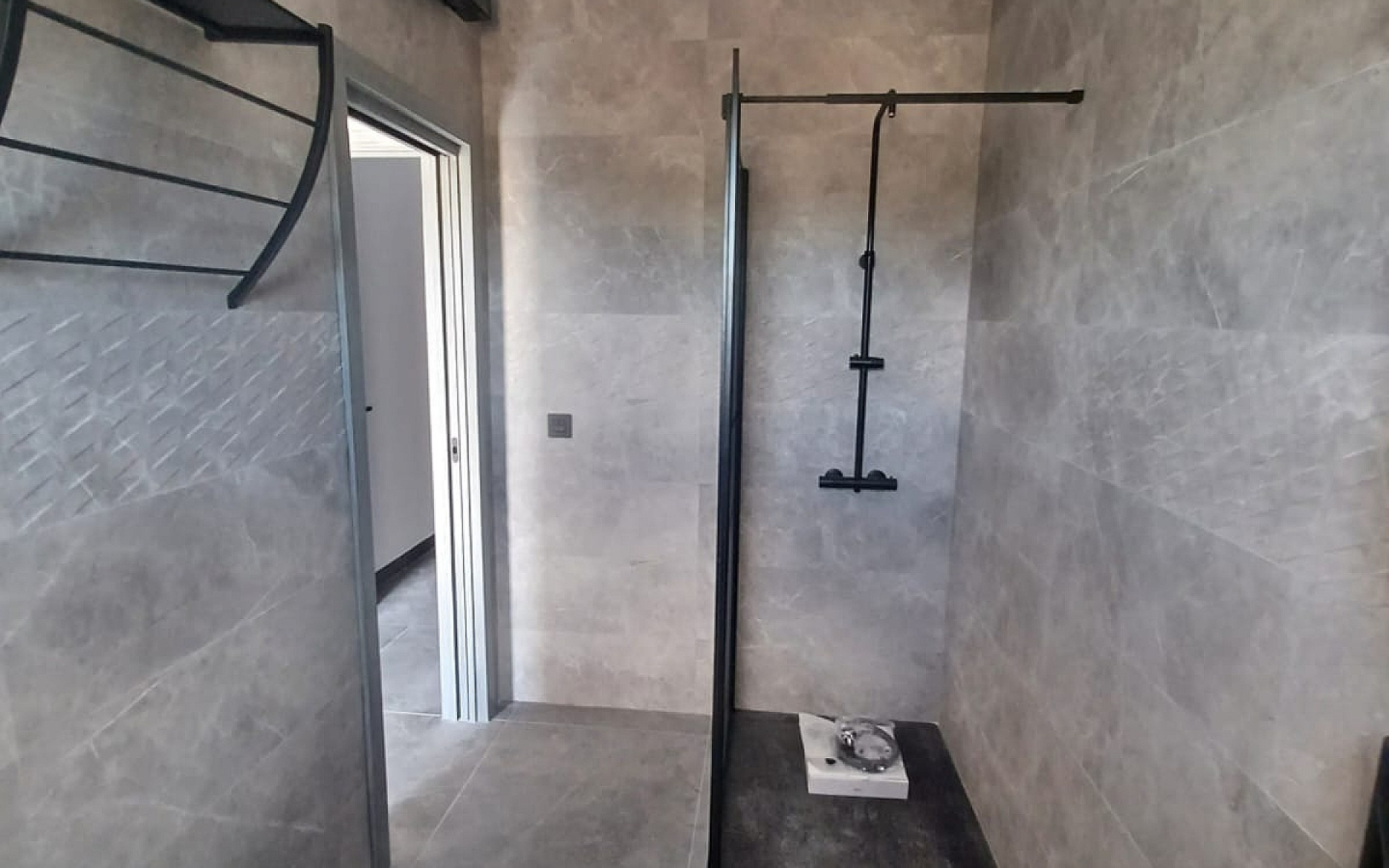 1-bedroom Detached Villa In Pinoso, Spain (26.500 M² Plot)
