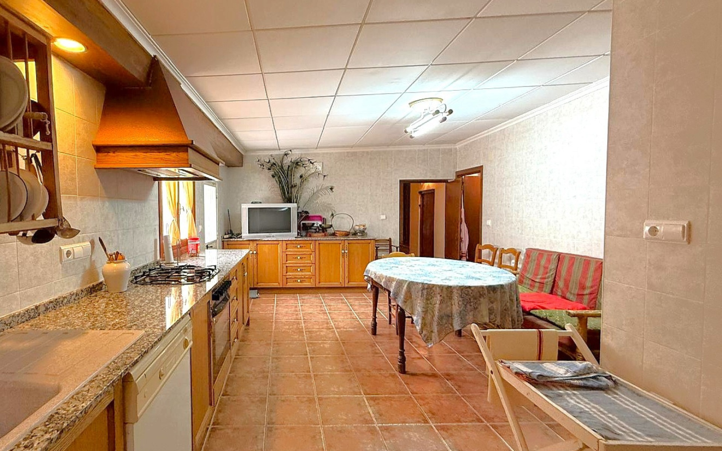 12-bedroom Country House In Pinoso, Spain (600 M²)