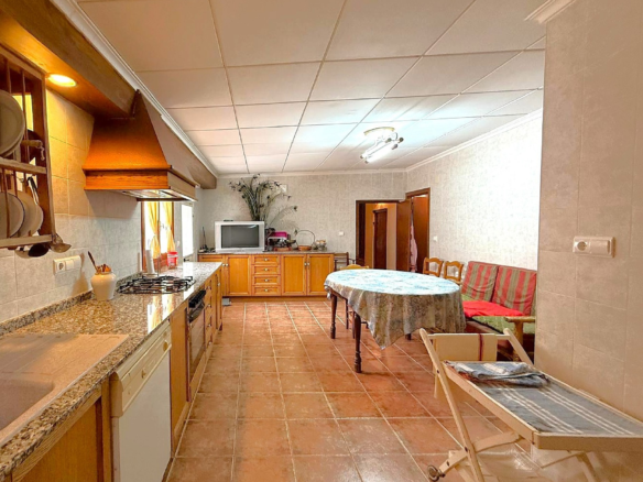 12-bedroom Country House In Pinoso, Spain (600 M²)