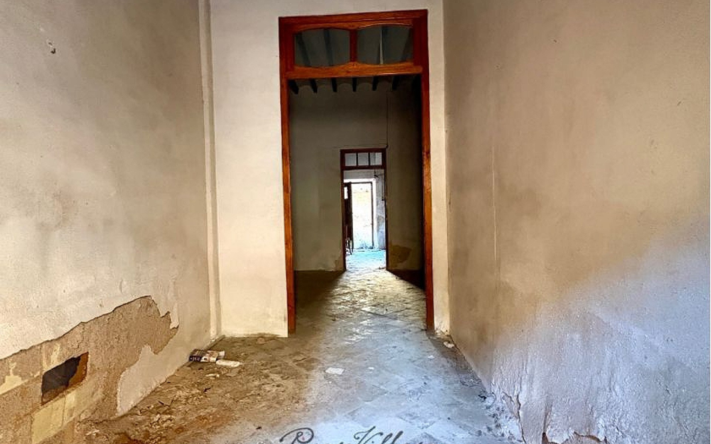Restoration Project In Pinoso, Spain (314 M²)