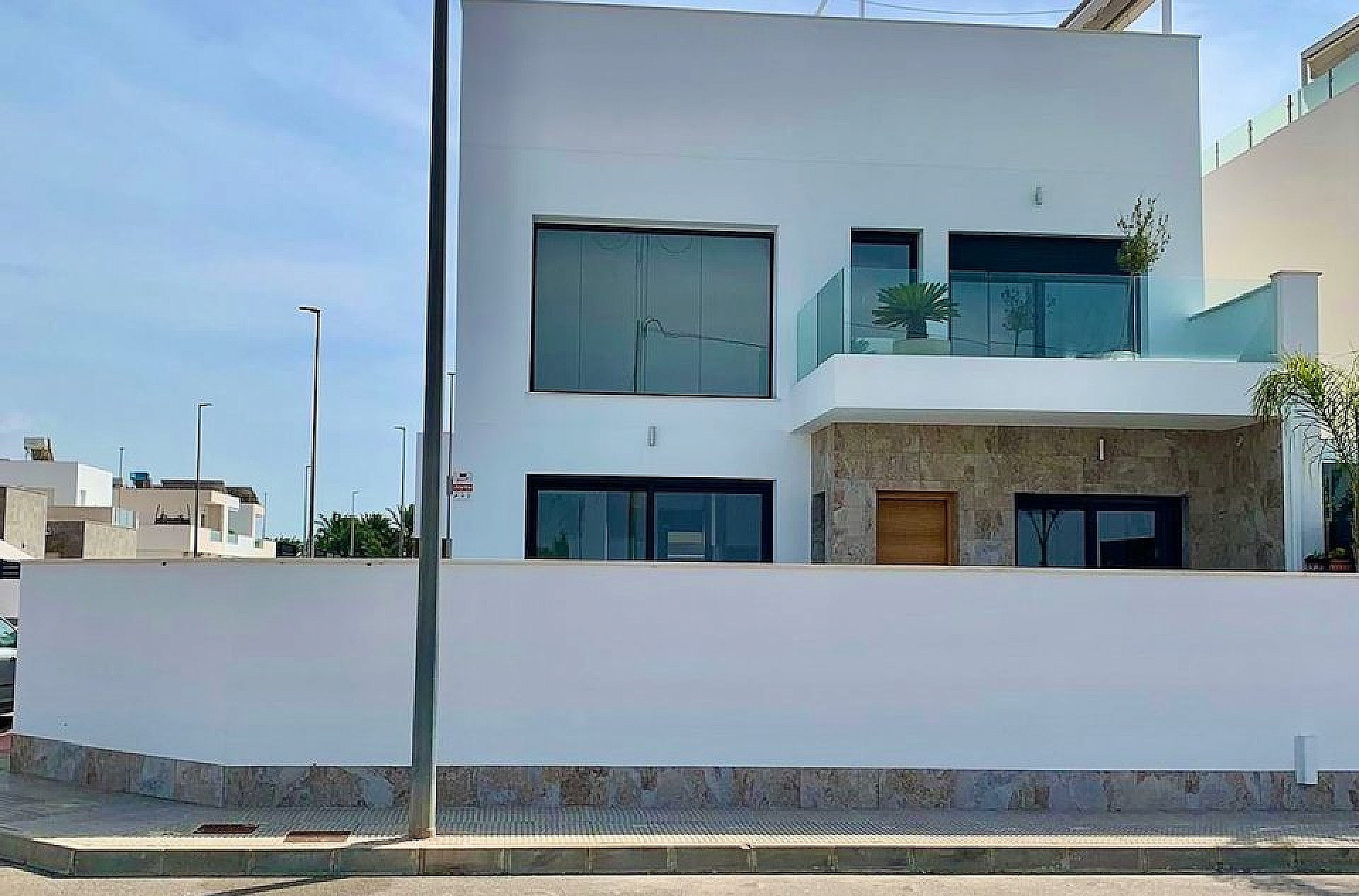 w_gxvoyqye4jqfqenbtrge-529cd5 3-bedroom Detached Villa In Daya Vieja, Spain (138 M²)