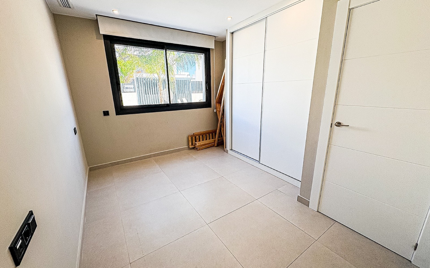 5-bedroom Detached Villa In Algorfa, Spain (198 M²)