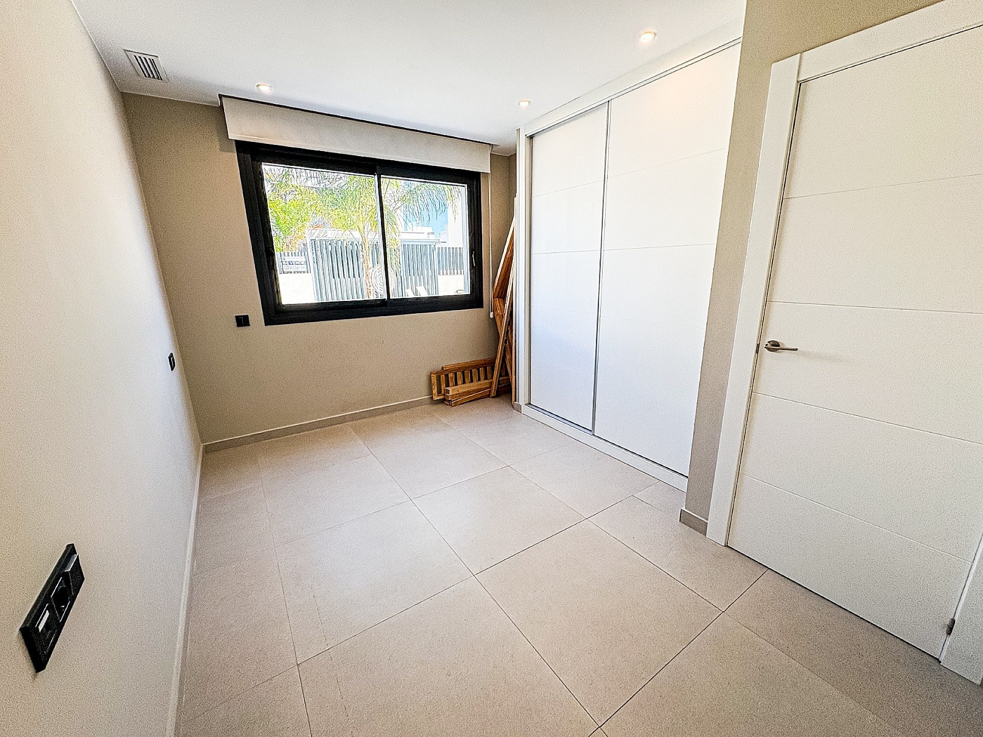 w_haefey2404zfb8ut06rm-f76f22 5-bedroom Detached Villa In Algorfa, Spain (198 M²)