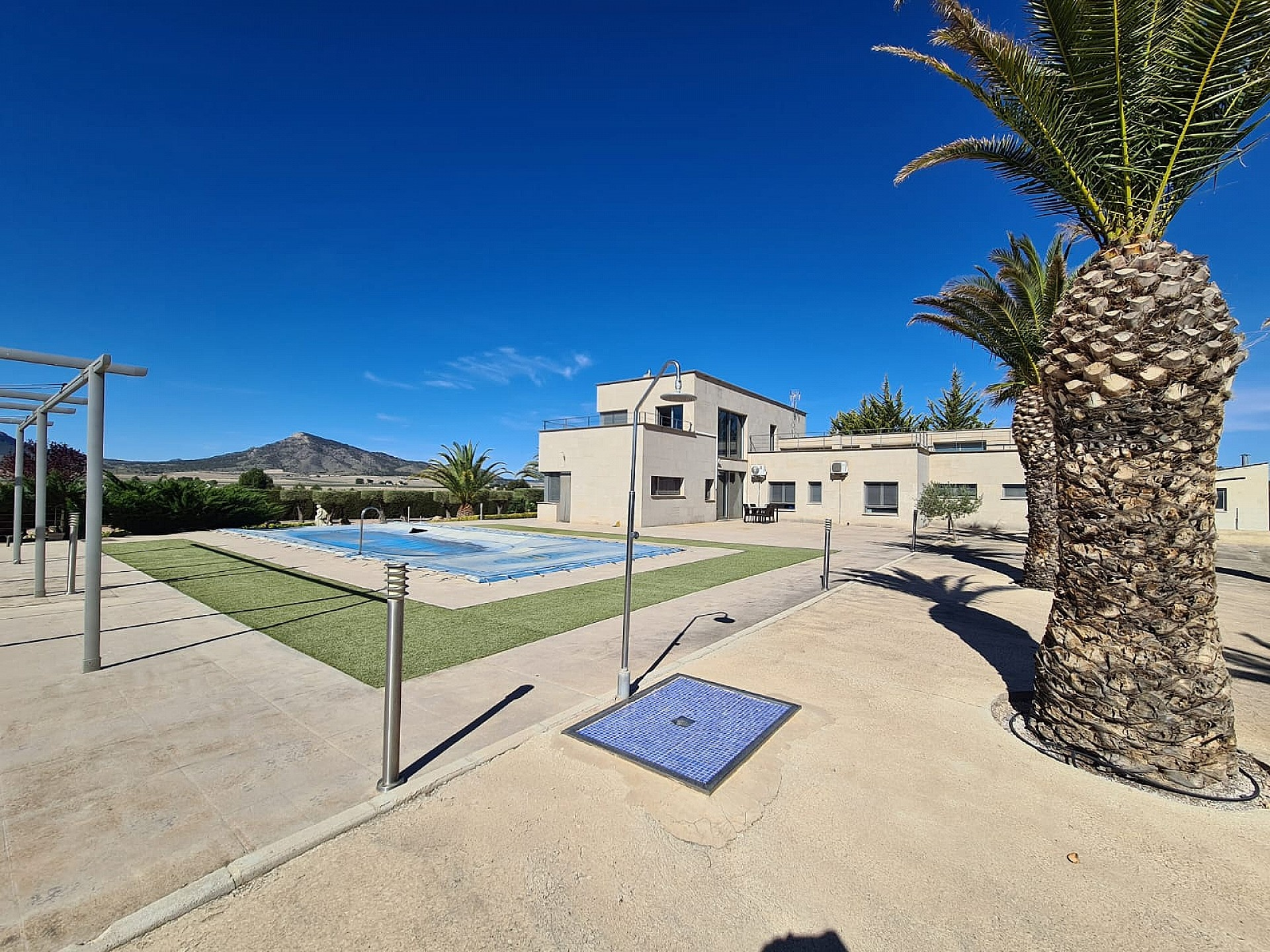 w_he4w34vfzpuqrn5parjx-4a4e48 5-bedroom Detached Villa In Yecla, Spain (332 M²)