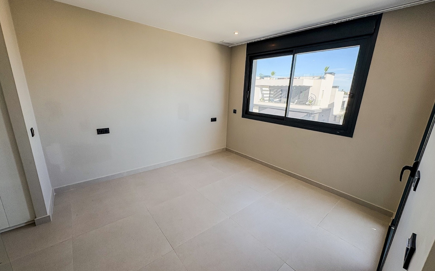 5-bedroom Detached Villa In Algorfa, Spain (198 M²)