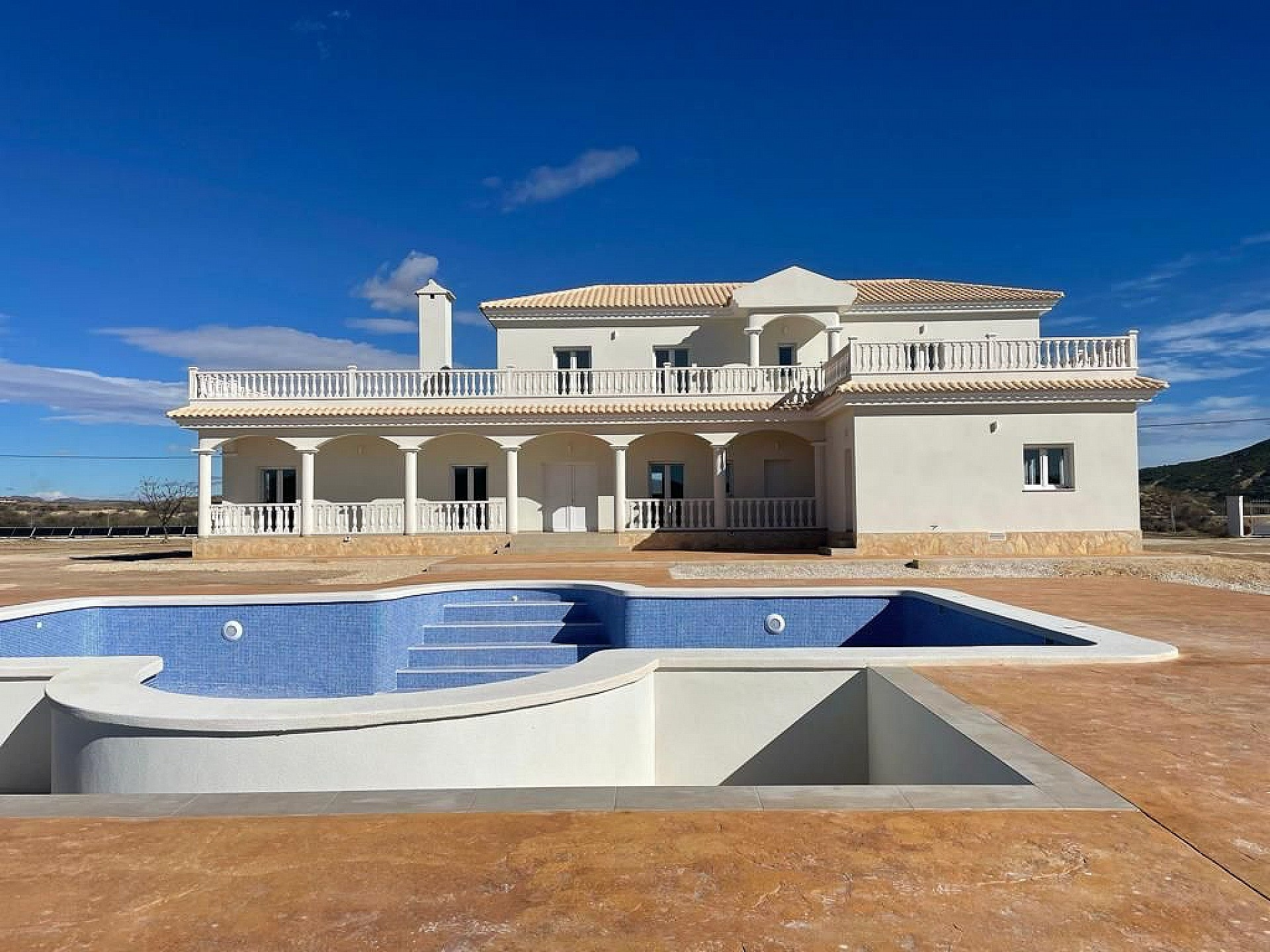 6-bedroom Detached Villa In Pinoso, Spain (270 M²)
