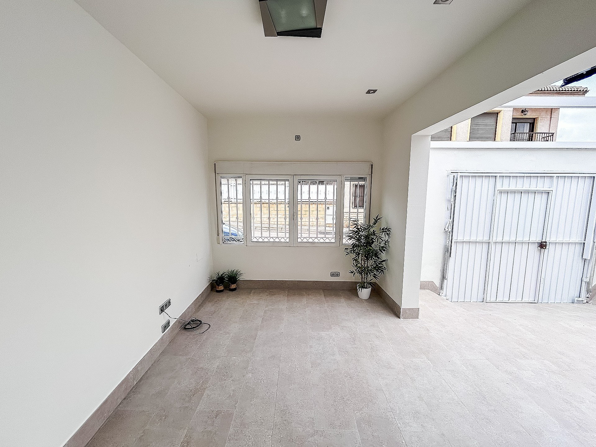 5-bedroom Townhouse In Pinoso, Spain (141 M²)