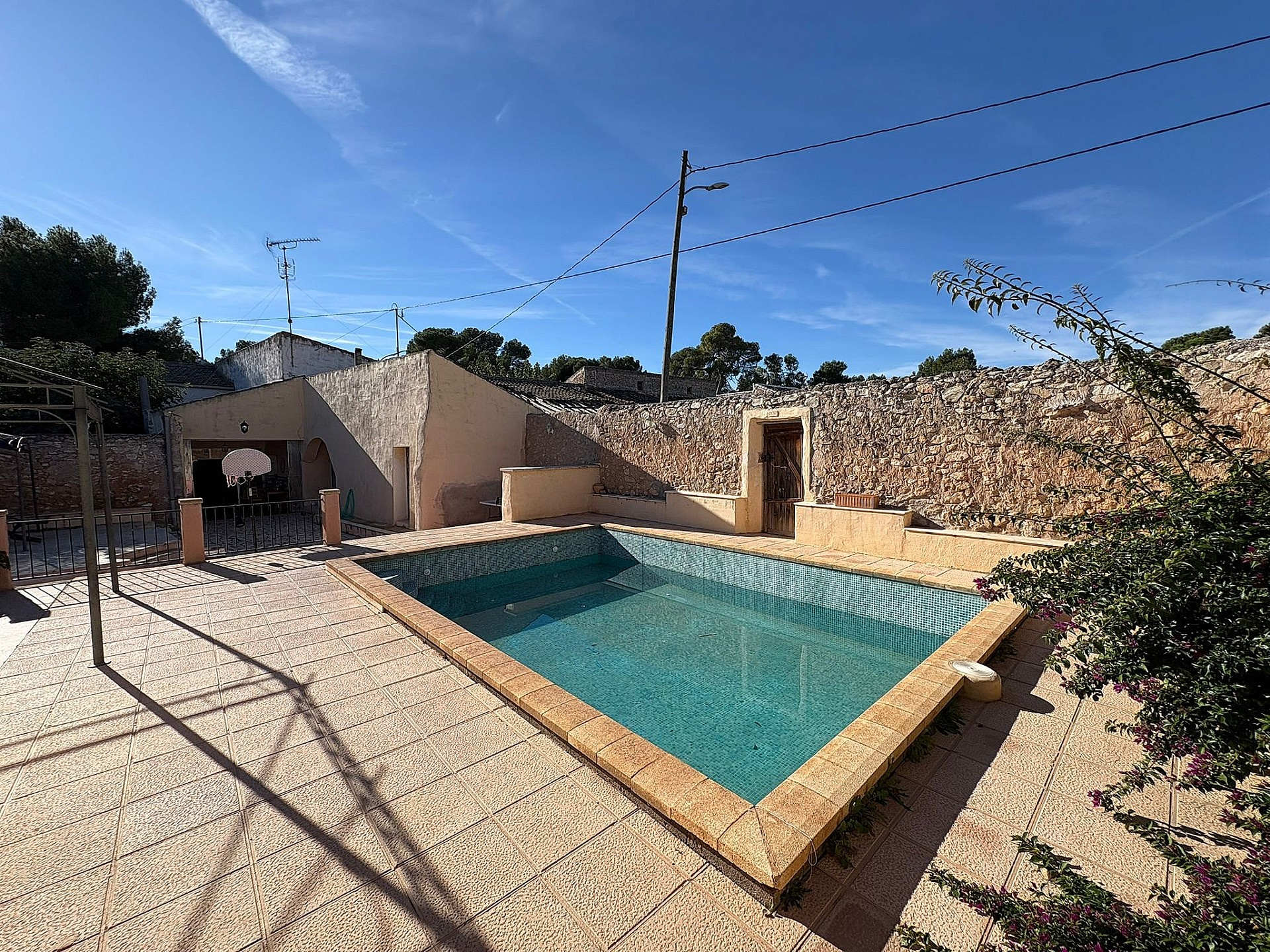 w_imcwhsyjae2jhqwmq48t-da4cee 6-bedroom Country House In Monovar, Spain (176 M²)