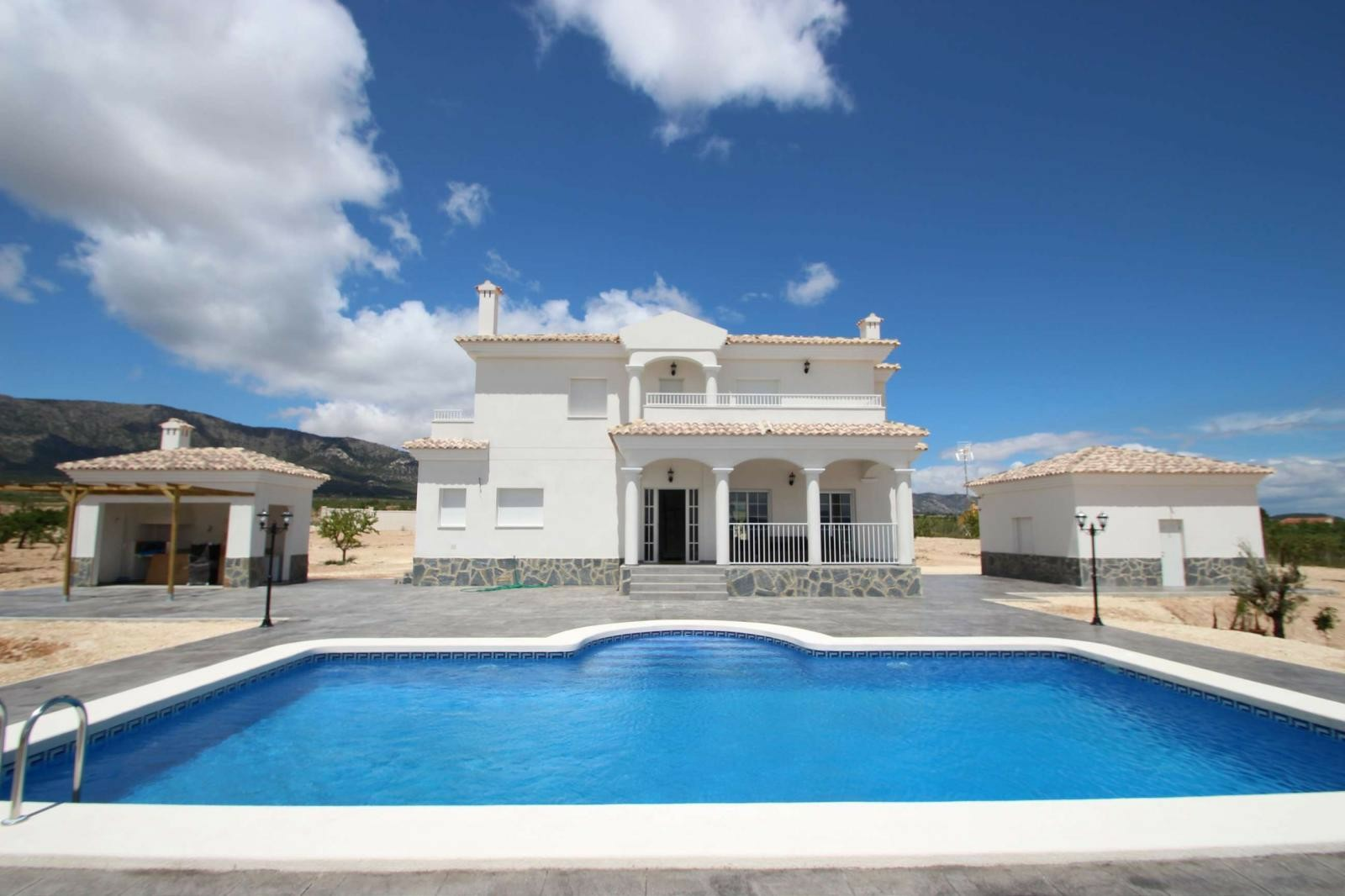 4-bedroom Detached Villa In Pinoso, Spain (150 M²)