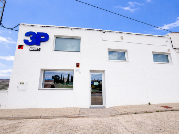 4-bedroom Commercial In Villena, Spain (299 M²)