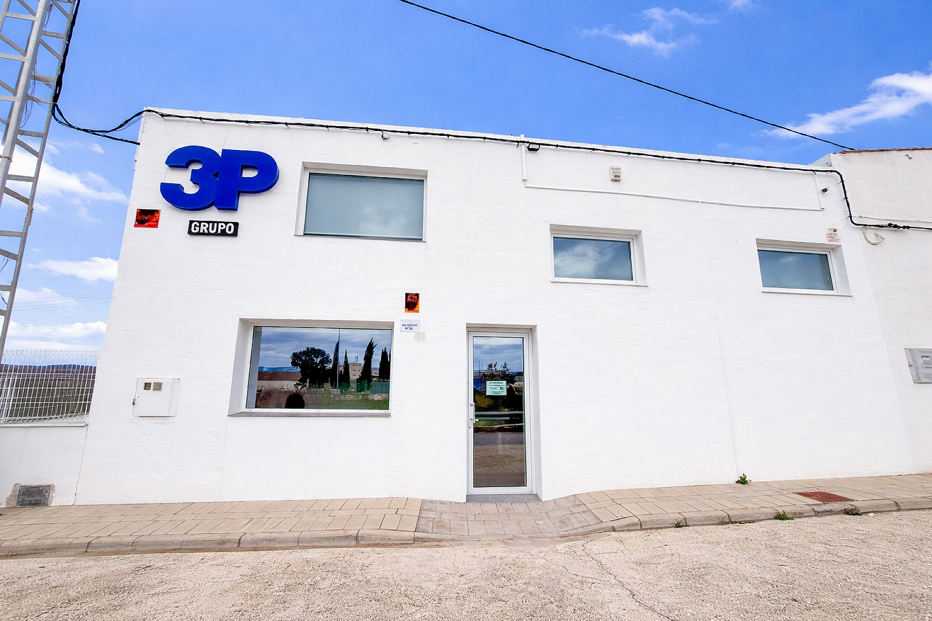 4-bedroom Commercial In Villena, Spain (299 M²)