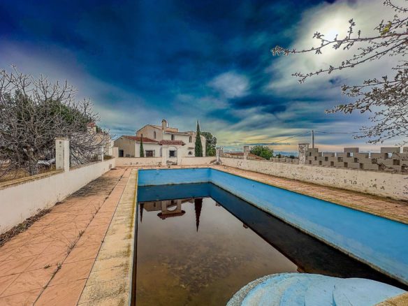 9-bedroom Country House In Novelda, Spain (414 M²)