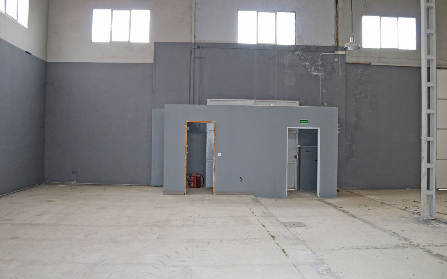 Commercial In Pinoso, Spain (1.960 M²)