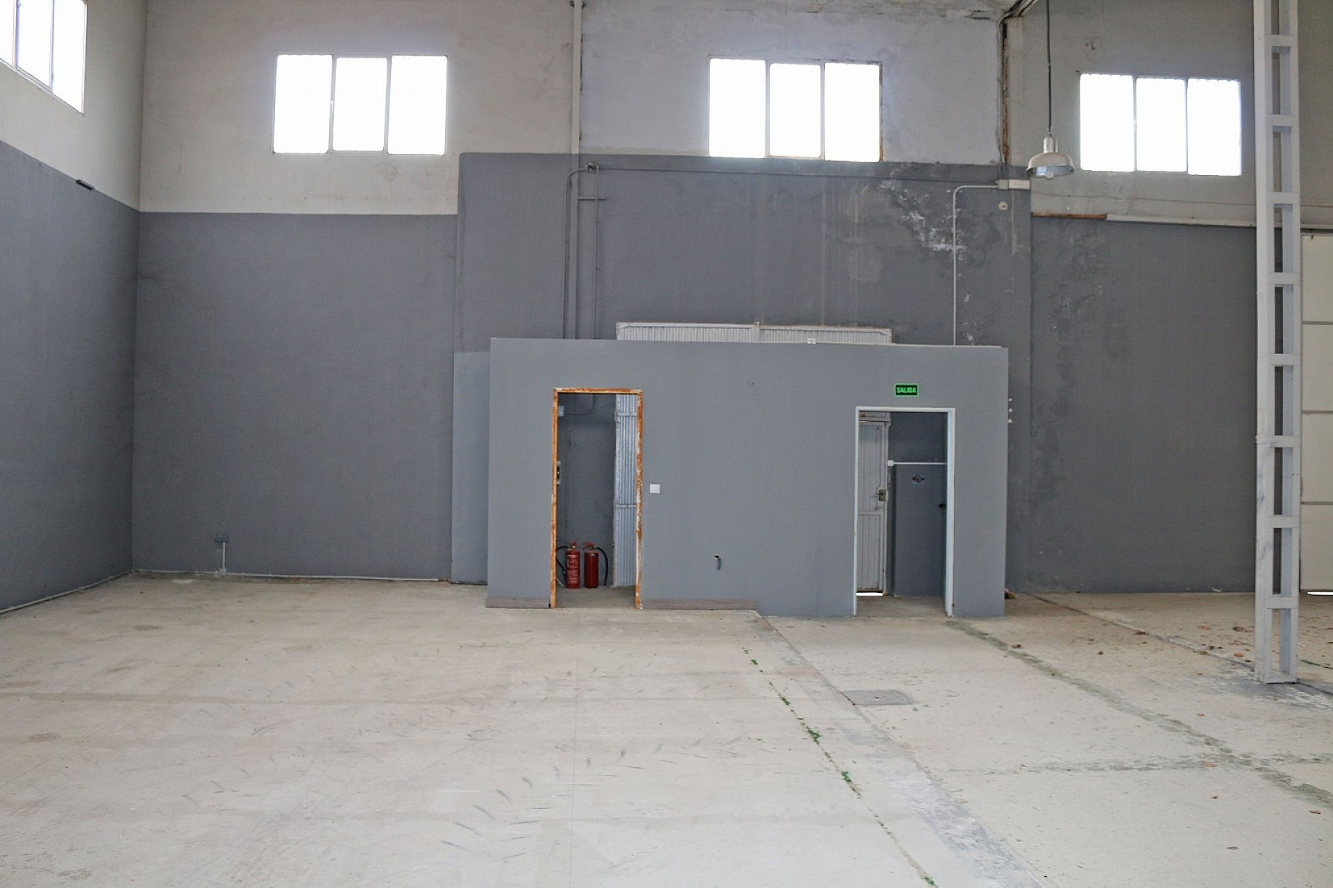 Commercial In Pinoso, Spain (1.960 M²)