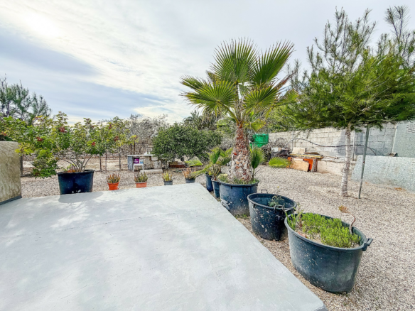 2-bedroom Country House In Elche, Spain (80 M²)