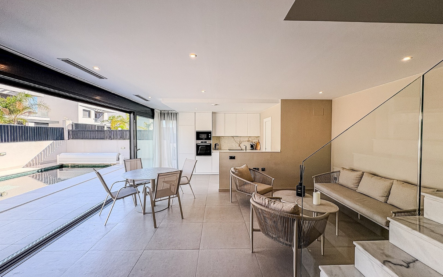 5-bedroom Detached Villa In Algorfa, Spain (198 M²)