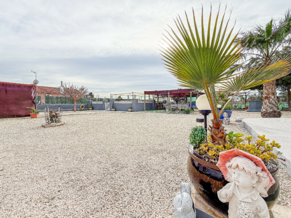 2-bedroom Country House In Elche, Spain (80 M²)
