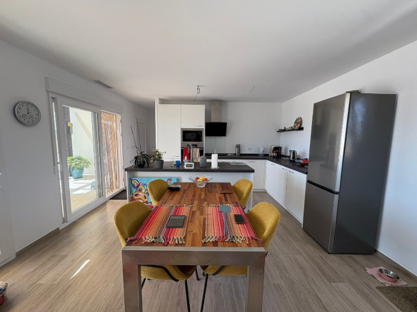 3-bedroom Detached Villa In Pinoso, Spain (115 M²)