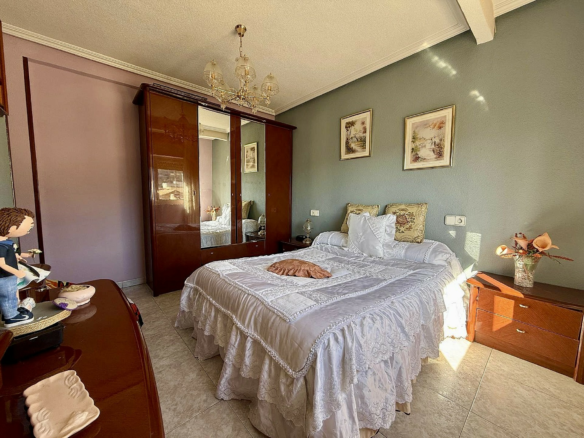 5-bedroom Apartment In Pinoso, Spain (181 M²)