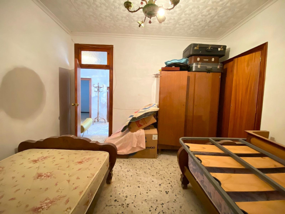 7-bedroom Country House In Pinoso, Spain (460 M²)
