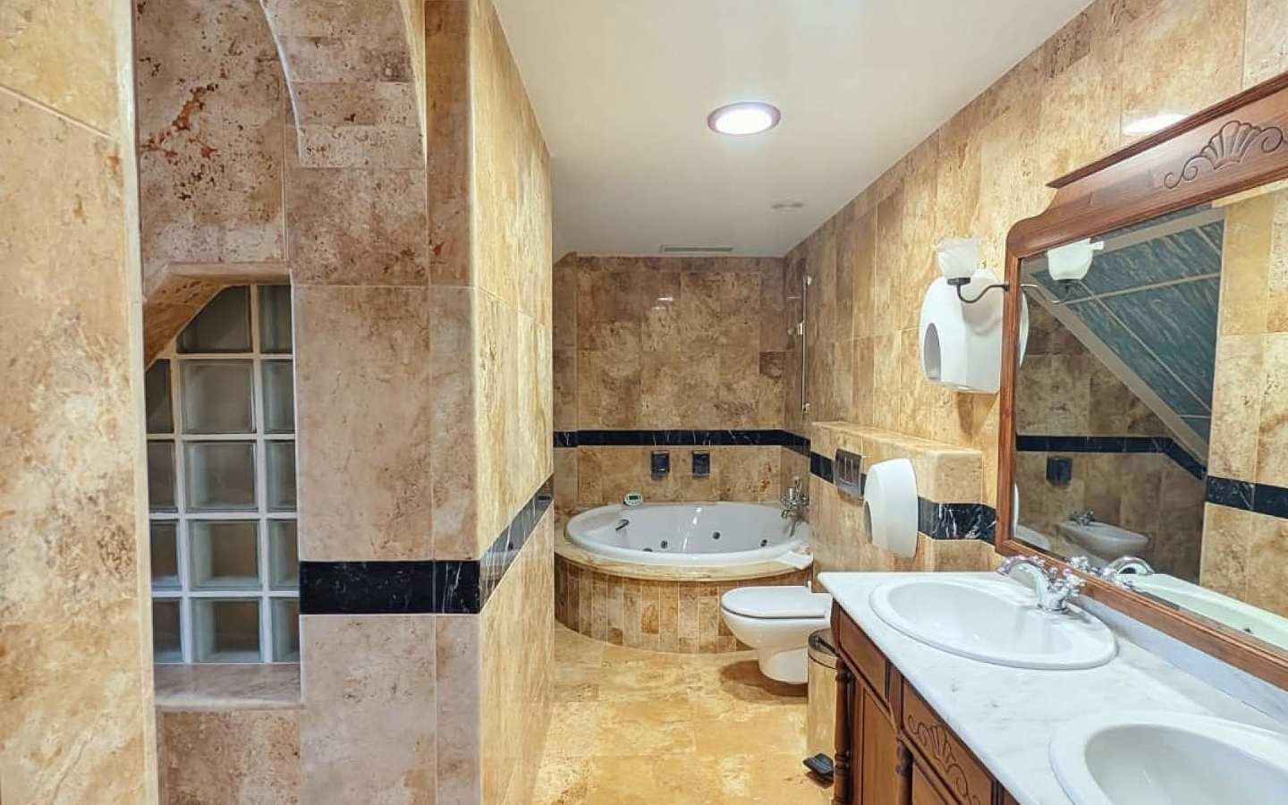 8-bedroom Country House In Jumilla, Spain (1.651 M²)