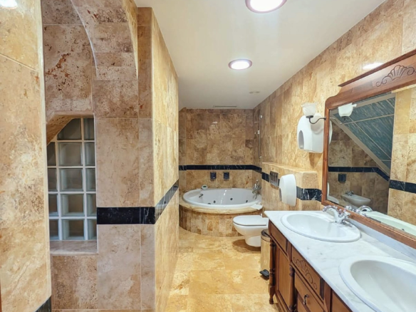 8-bedroom Country House In Jumilla, Spain (1.651 M²)