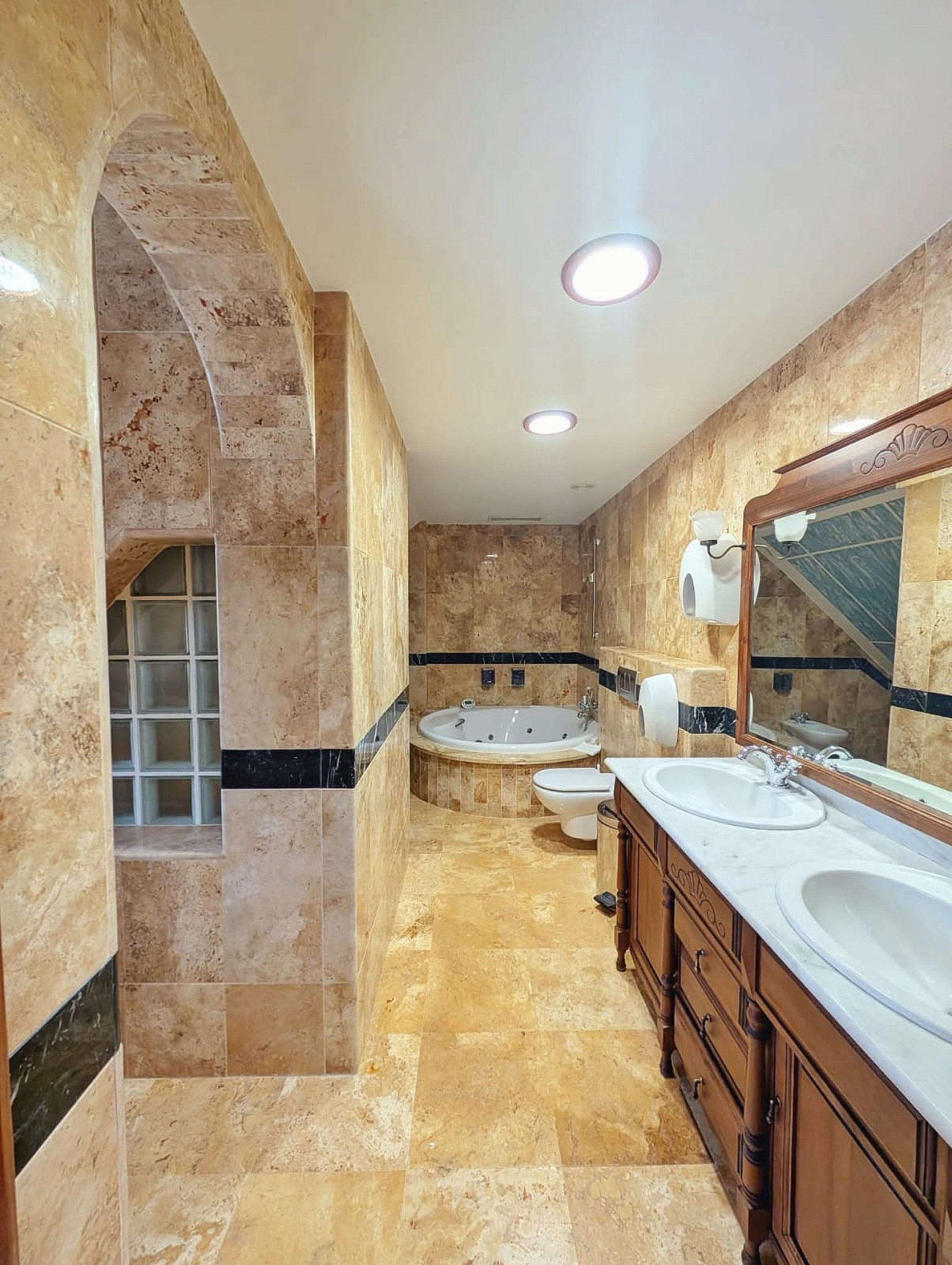 w_kgnc7iwmgxktjhr2zcw2-7ca8ab 8-bedroom Country House In Jumilla, Spain (1.651 M²)