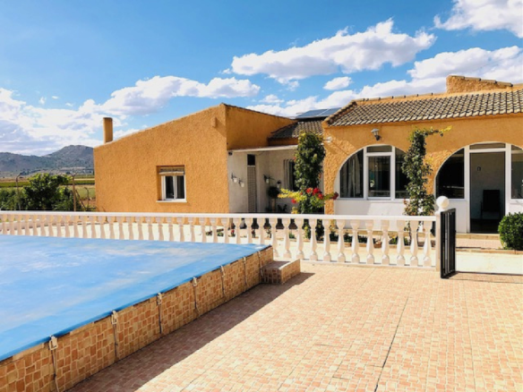 4-bedroom Country House In Yecla, Spain (145 M²)