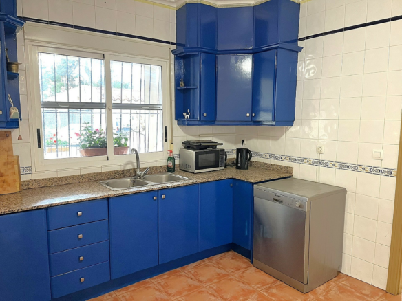 3-bedroom Townhouse In Cañada De La Leña, Spain (165 M²)