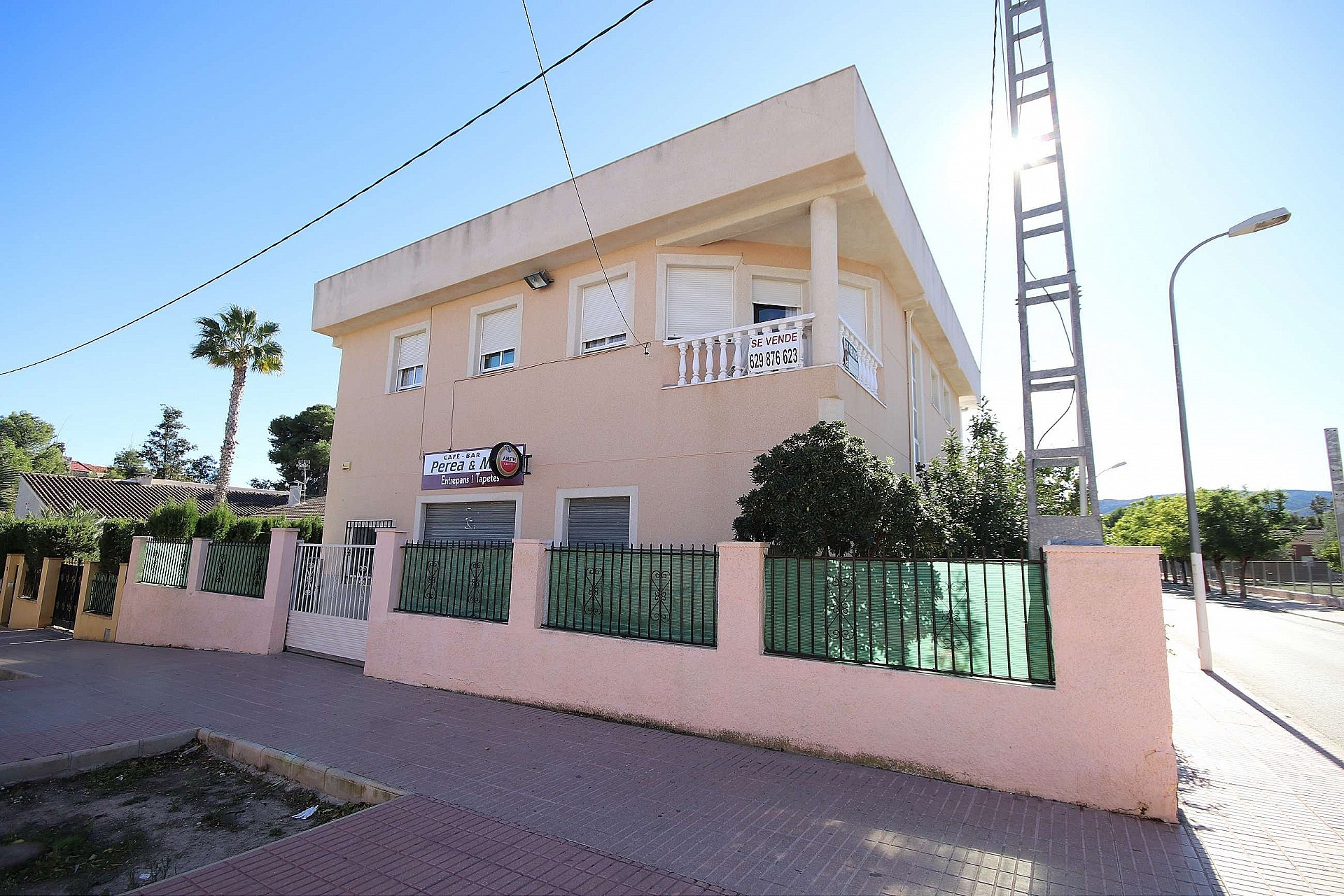 4-bedroom Commercial In Monovar, Spain (675 M²)