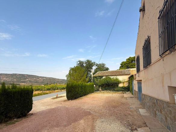12-bedroom Country House In Pinoso, Spain (600 M²)