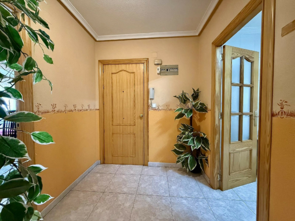5-bedroom Apartment In Pinoso, Spain (181 M²)