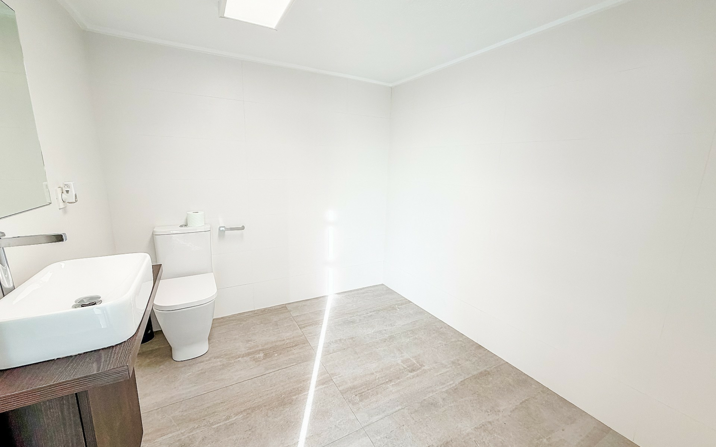 4-bedroom Commercial In Villena, Spain (299 M²)