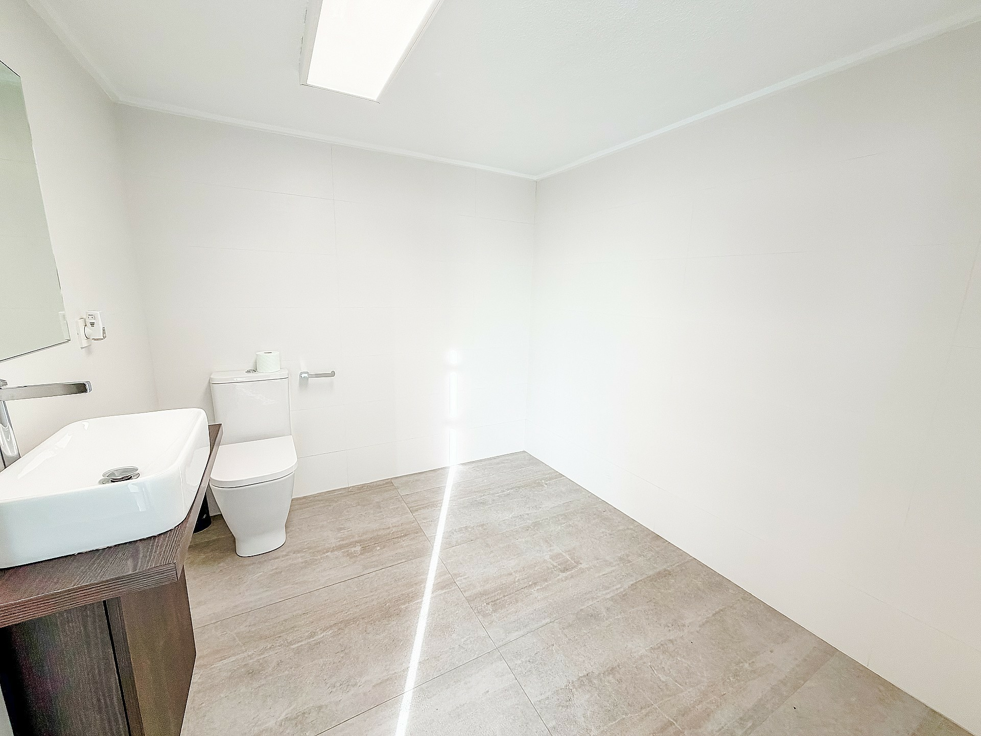 4-bedroom Commercial In Villena, Spain (299 M²)