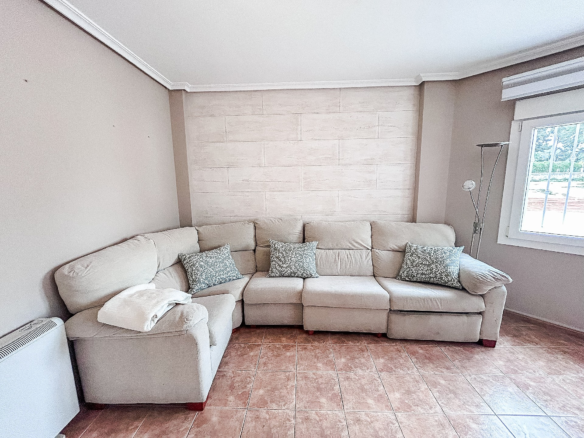 5-bedroom Townhouse In Pinoso, Spain (141 M²)