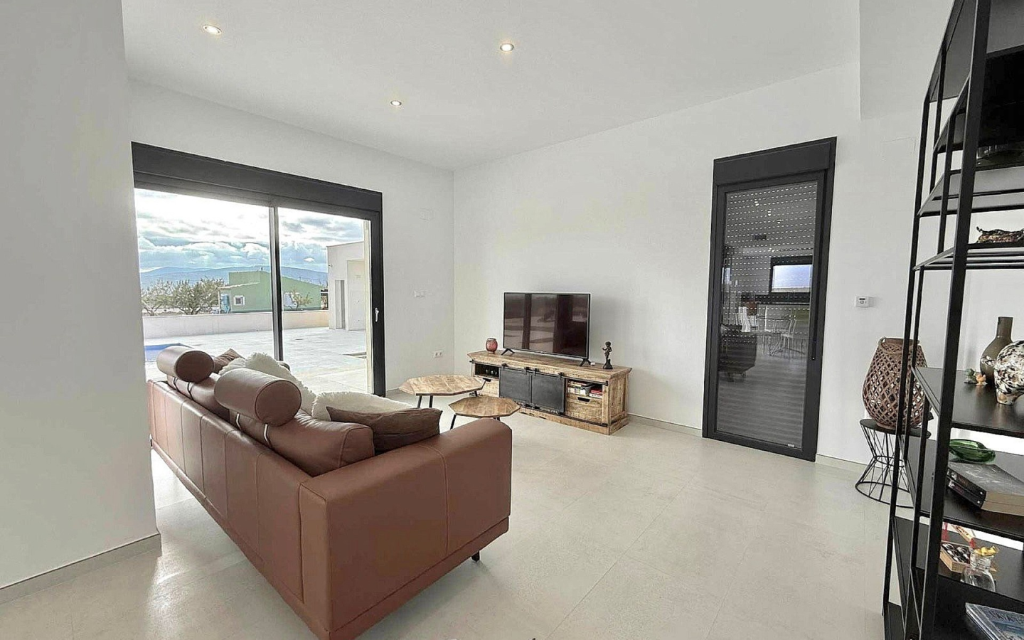 3-bedroom Detached Villa In Pinoso, Spain (150 M²)