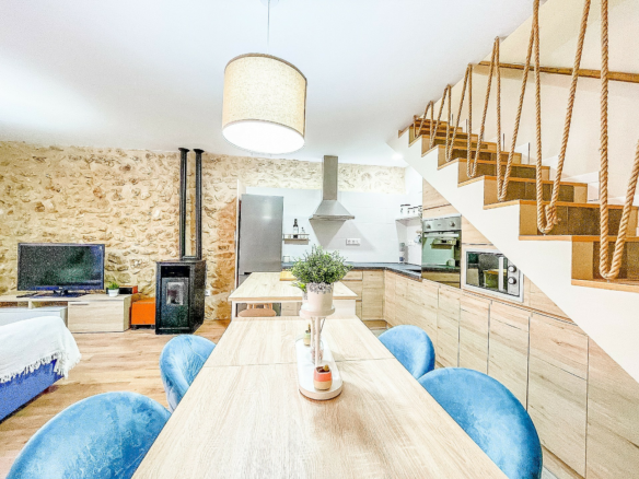 3-bedroom Townhouse In Pinoso, Spain (105 M²)