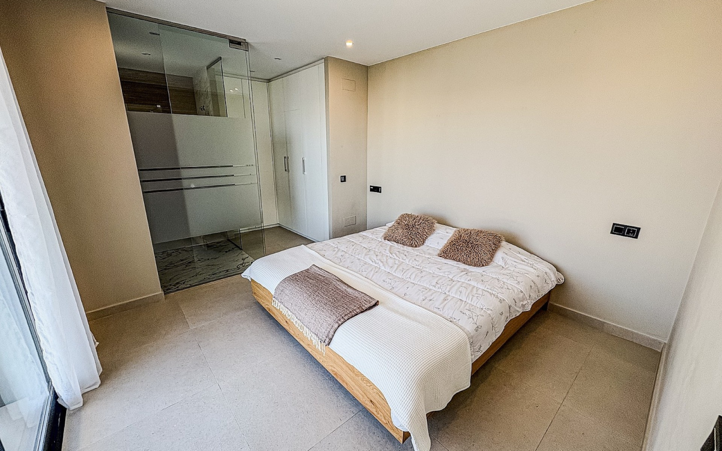 5-bedroom Detached Villa In Algorfa, Spain (198 M²)