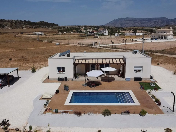 3-bedroom Detached Villa In Pinoso, Spain (115 M²)
